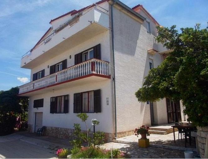 Apartments Tara Ražanac Esterno foto