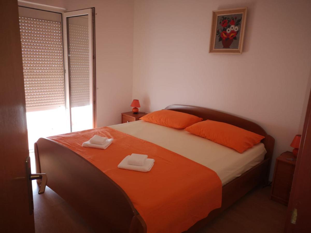 Apartments Tara Ražanac Esterno foto
